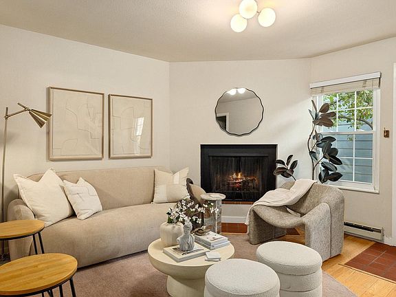 2nd image of 2253 Spruce St #2
