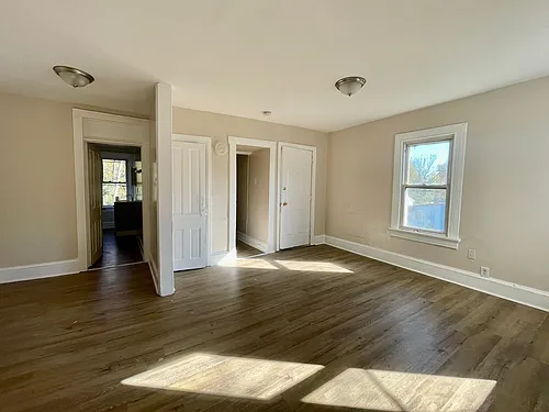 31 Ellis St Photo 1