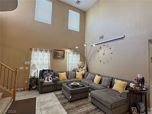 5th image of 6041 Glenborough St