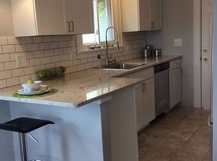 648 Pinecrest Dr, Ferndale, MI 48220