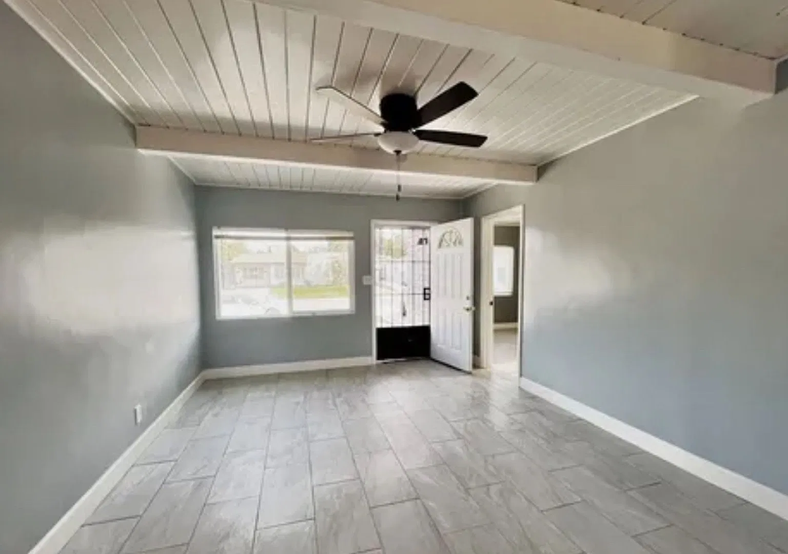 Northeast home for rent with a pool — Photo 3