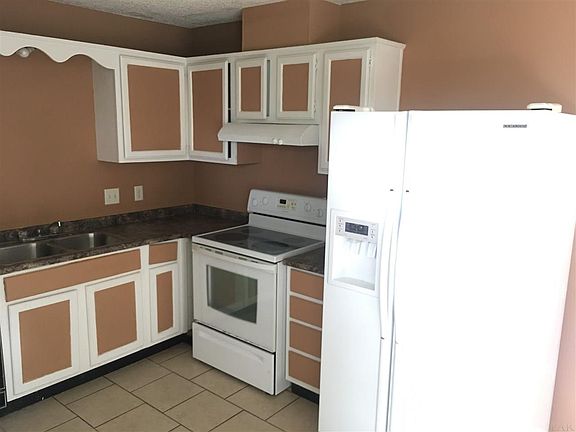 3rd image of 713 Brook Meadow Ln
