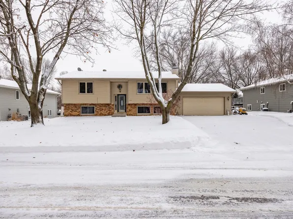 225 Cardinal Ln, Chaska, MN 55318