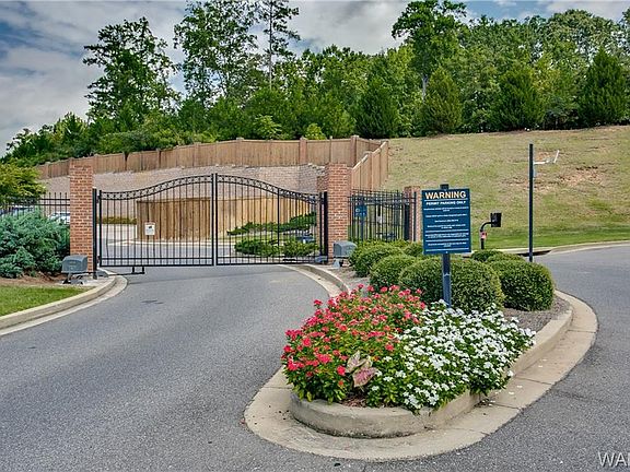2nd image of 3218 Veterans Memorial Pkwy #3308