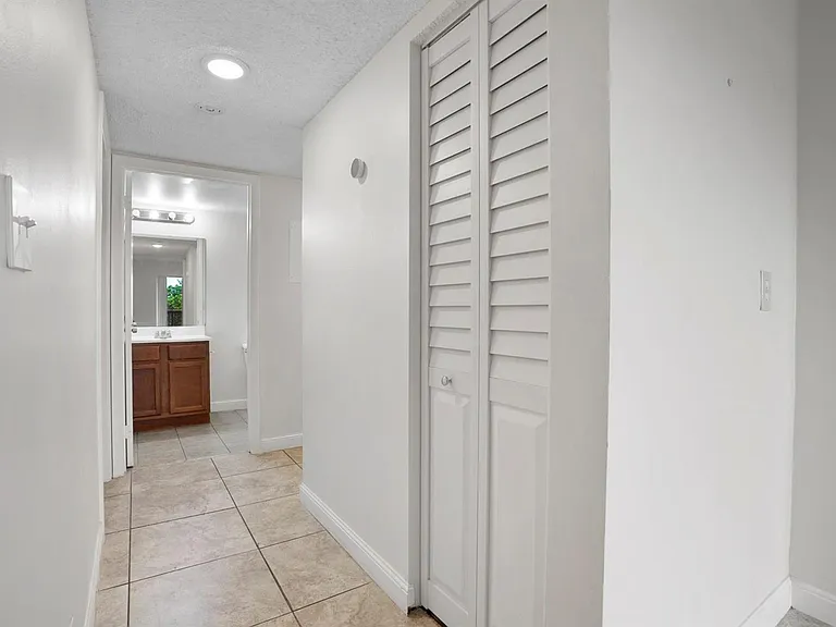 7640 Westwood Dr #411 — Photo 20