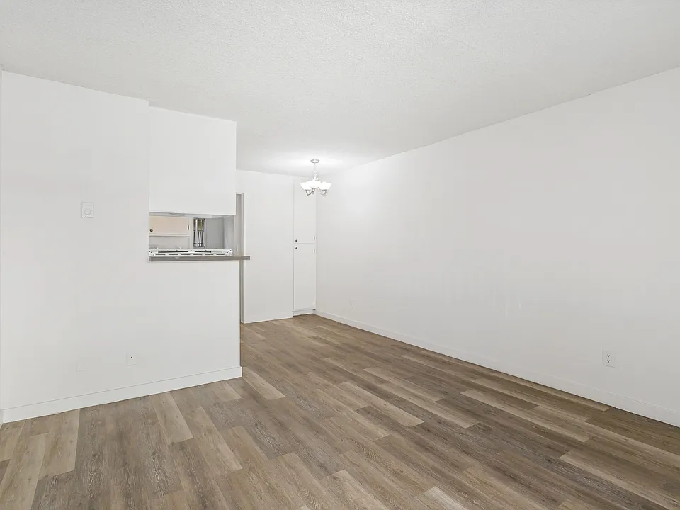 12514 Culver Blvd #6