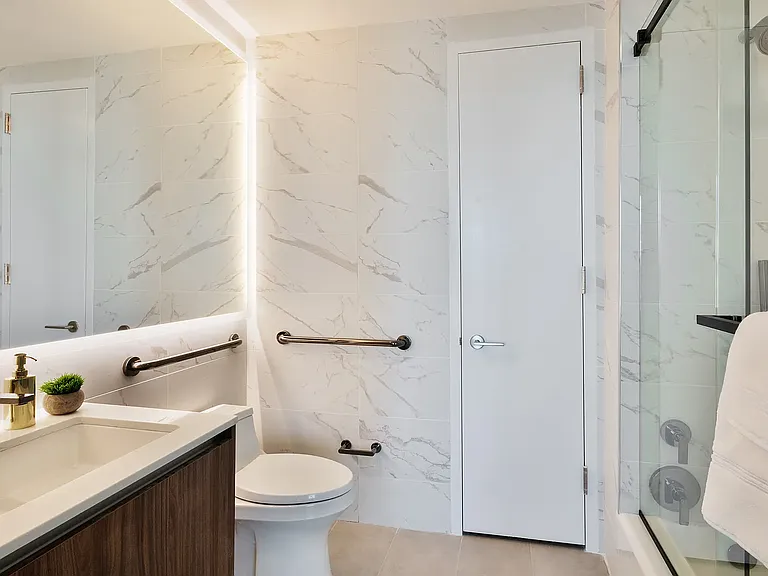 606 W 30th St #46C — Photo 10