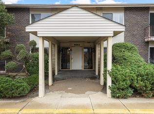 8884 Steven Dr APT 2, Des Plaines, IL 60016