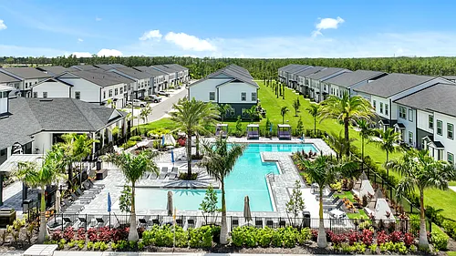Novo Gateway Apartments and Townhomes Photo 1