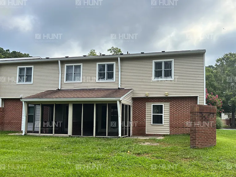 4 Gaston Pl — Photo 2