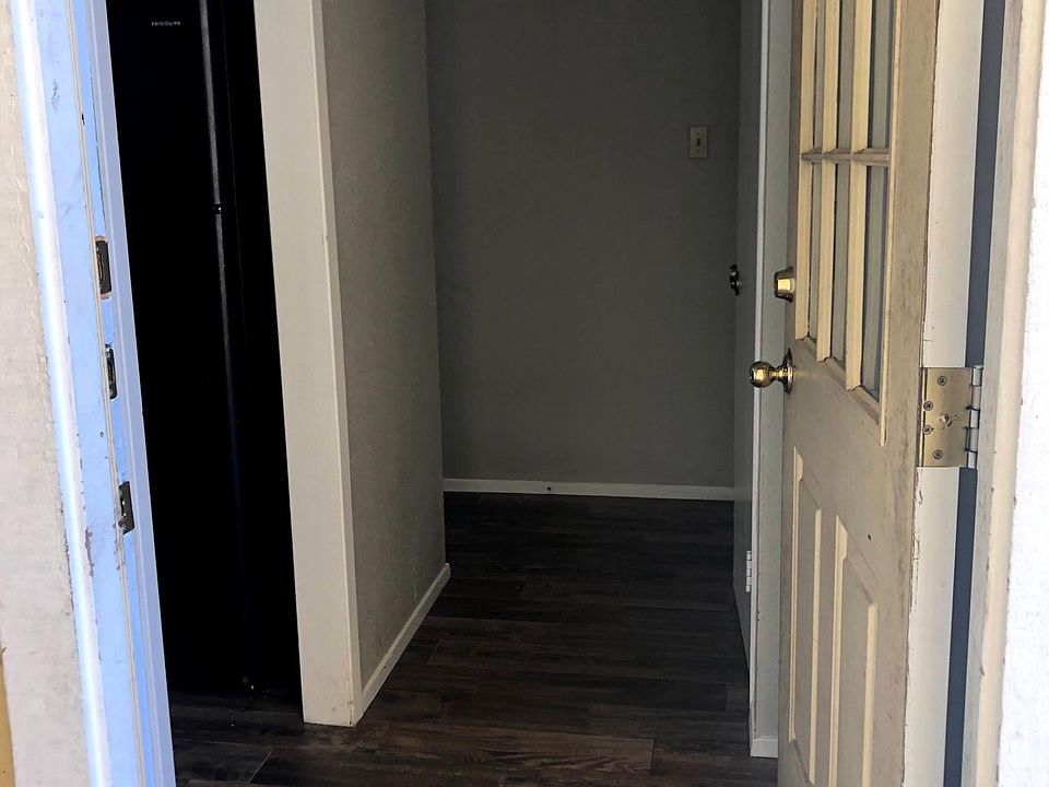 1st image of 8805 Pineridge Dr #B