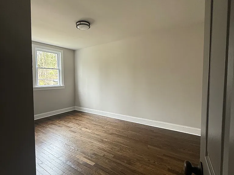 2842 Oakford Ave — Photo 9