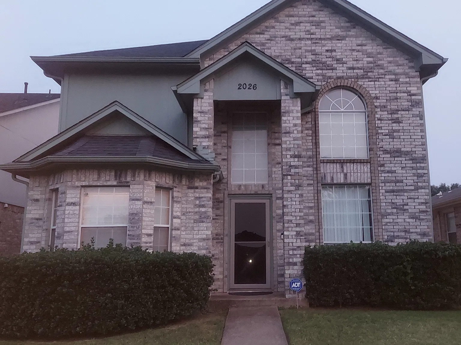 3 bed, 2.5 bath, 1865 sqft, $2,375 — Photo 1