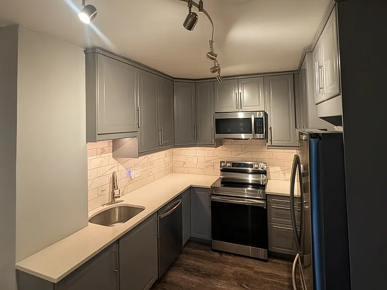 421 Foreland St #2 — Photo 6