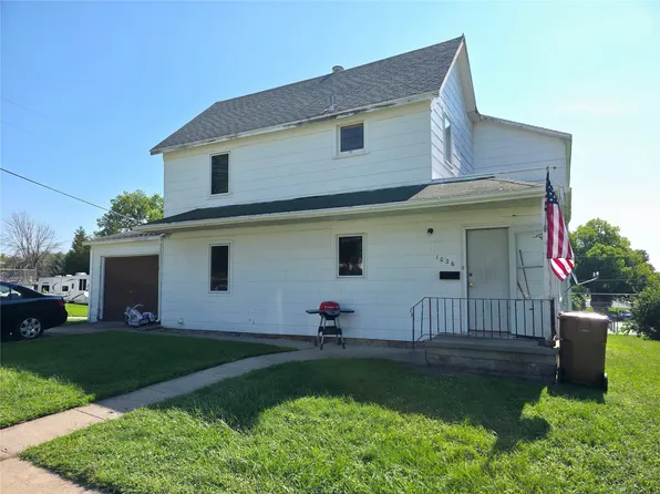 1026 N Clark St, Carroll, IA 51401