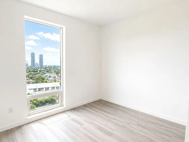 1185 Dupont St #628 — Photo 5