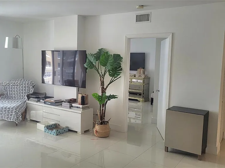 701 Brickell Key Blvd #2306 — Photo 6