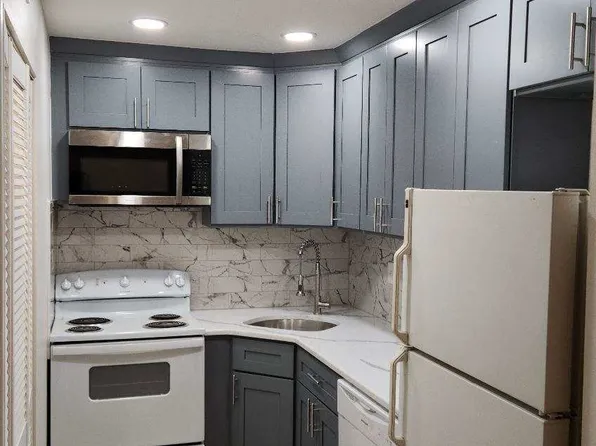 2226 Pileggi Rd #B, Warrington, PA 18976