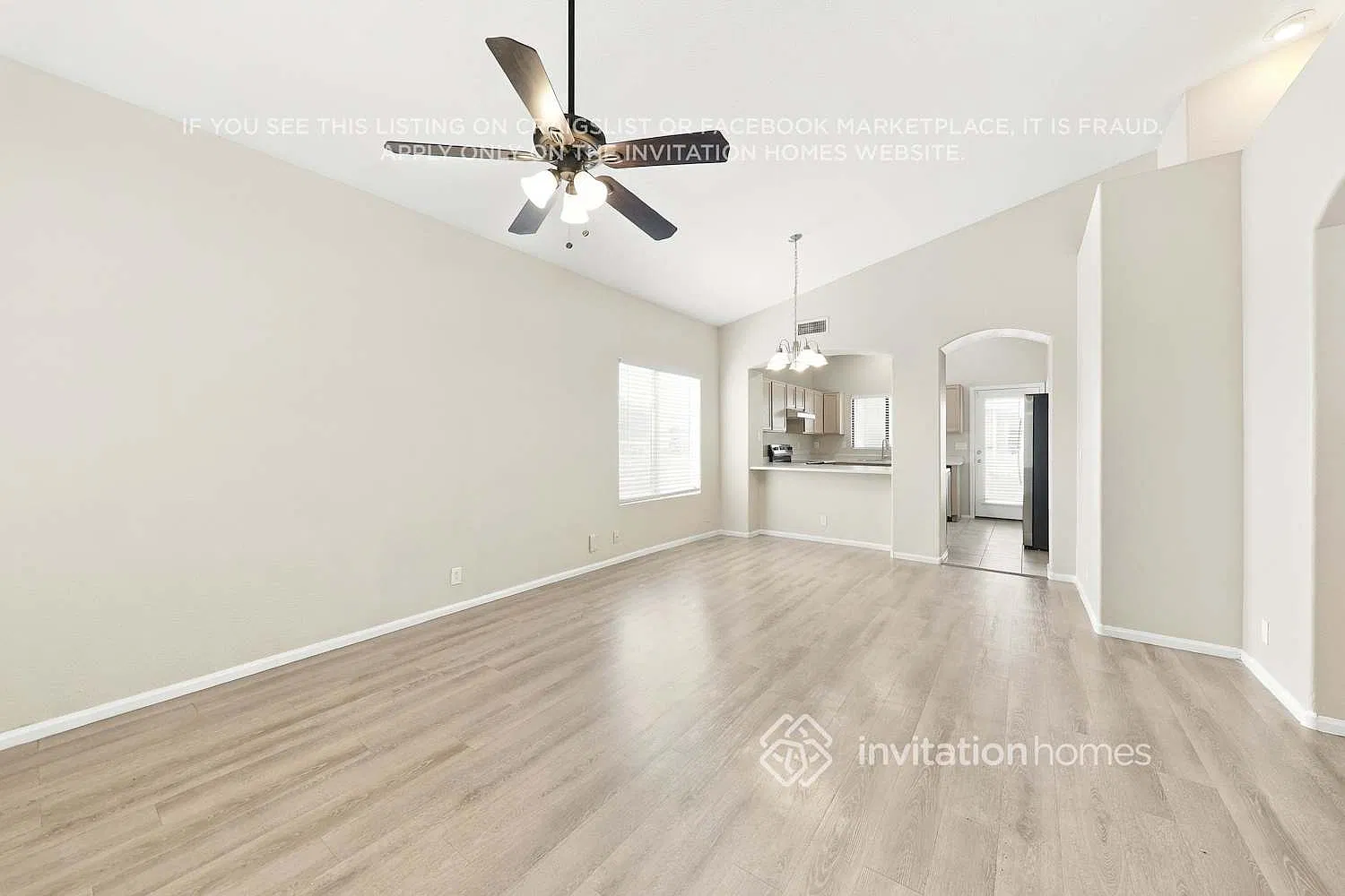 8934 W Paradise Dr Peoria, AZ 85345 — Photo 4