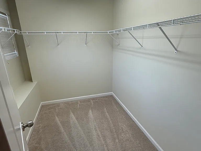 1629 Robindale Dr — Photo 16