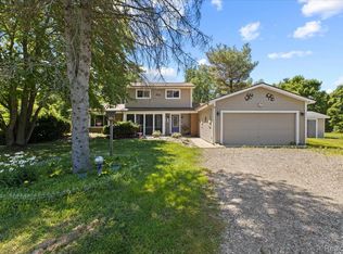 2983 McKeachie Rd, White Lake, MI 48383