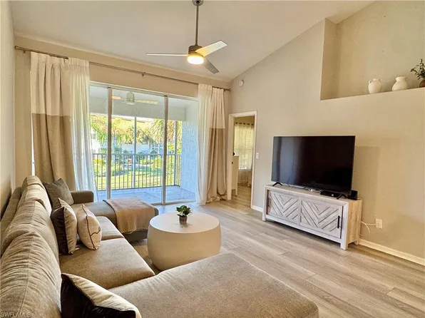5045 Cedar Springs Dr APT 203, Naples, FL 34110