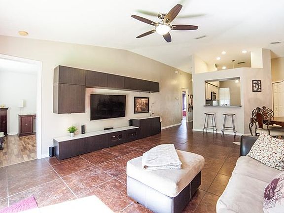 5th image of 18121 Sandy Pointe Dr