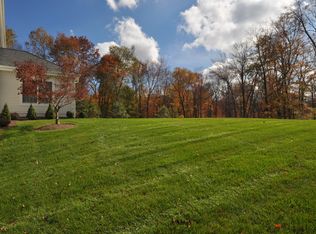 100 Chestnut Hill Rd, Ridgefield, CT 06877