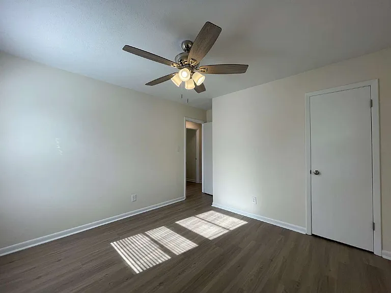 718 Dwain Dr — Photo 15