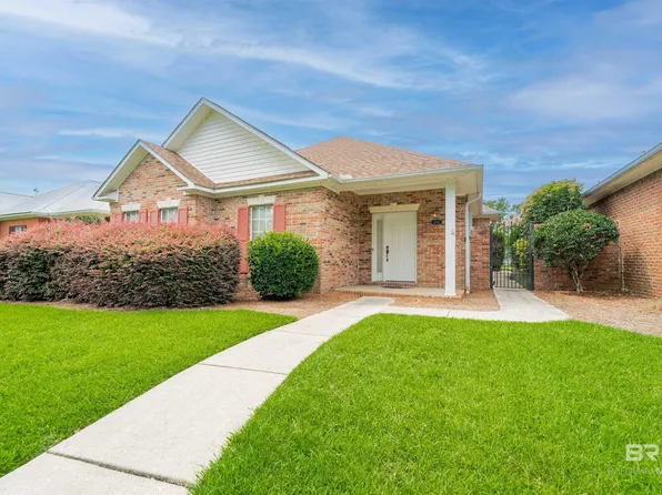 208 Hawthorne Cir, Fairhope, AL 36532