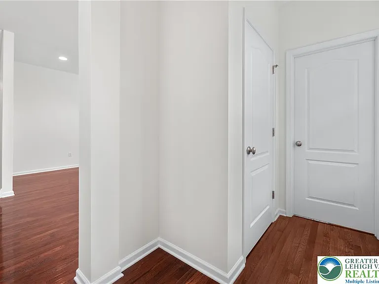 4207 Yorktown Rd — Photo 12
