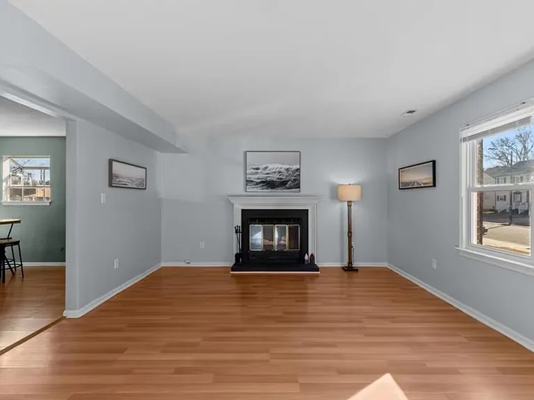 2428 Casey Ct — Photo 2