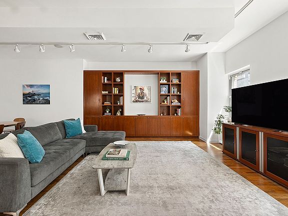 4th image of 176 Broadway APT 12E