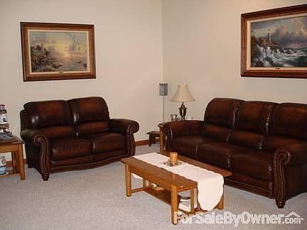 5th image of 4062 Creekwood Cir