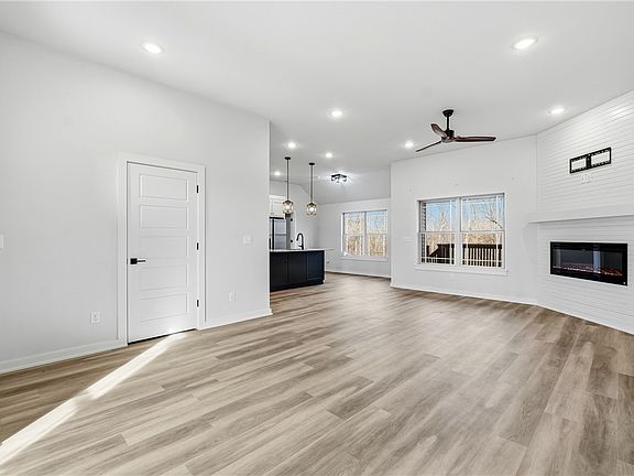 5th image of 51 Kirkwall Dr