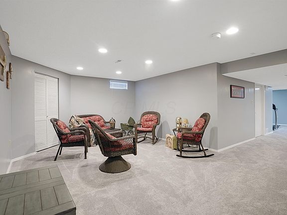 5th image of 2399 Walborn Dr