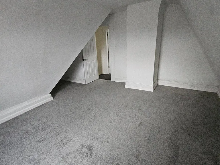 636 Lillian St — Photo 22