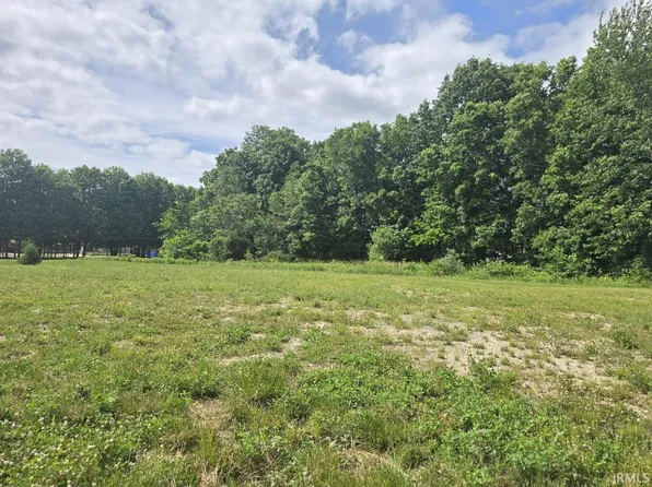 801 Knights Xing, Kendallville, IN 46755