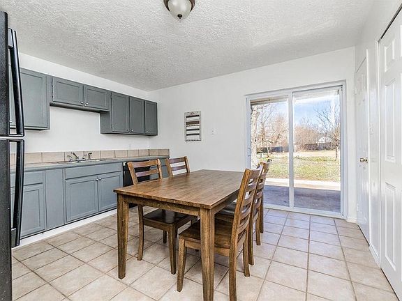 2nd image of 1705 Beaumont Dr #1707