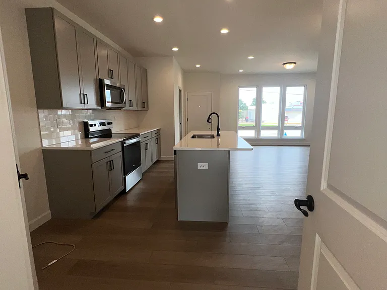 7907 Mexico Rd — Photo 16