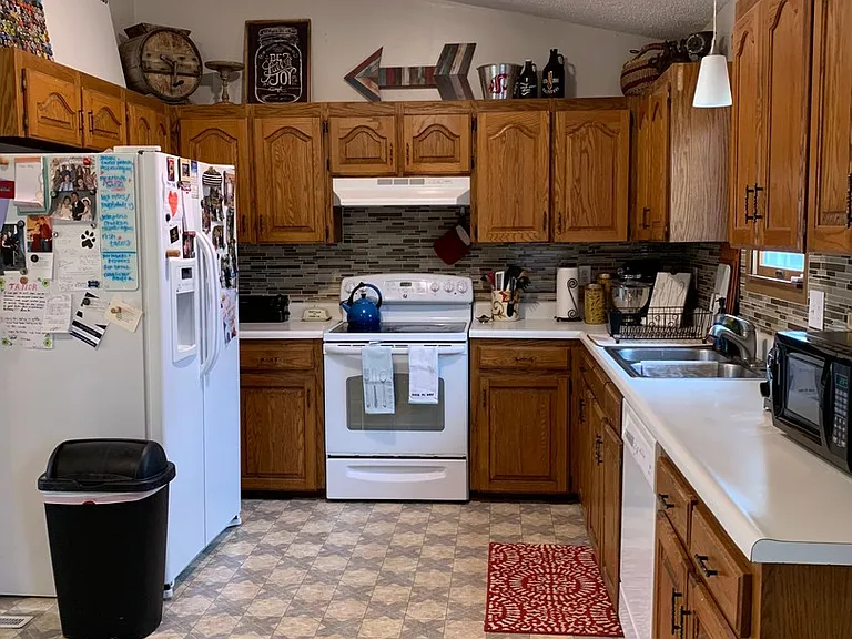 16460 Harmony Ln — Photo 8