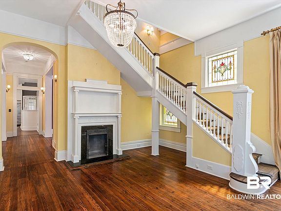 5th image of 251 S Georgia Ave