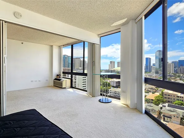 747 Wiliwili St APT 1403, Honolulu, HI 96826
