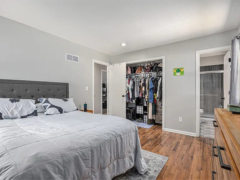 6704 Lakeshore Dr — Photo 11