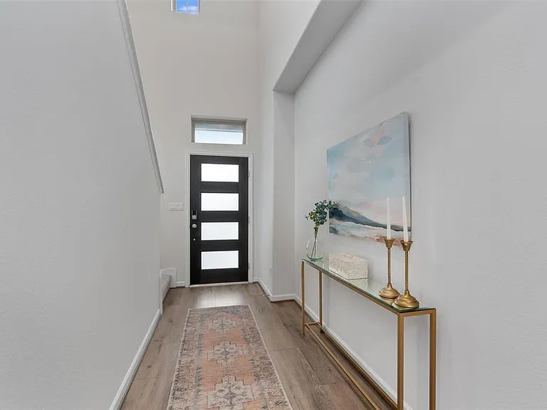 2437 Burberry Ln — Photo 4