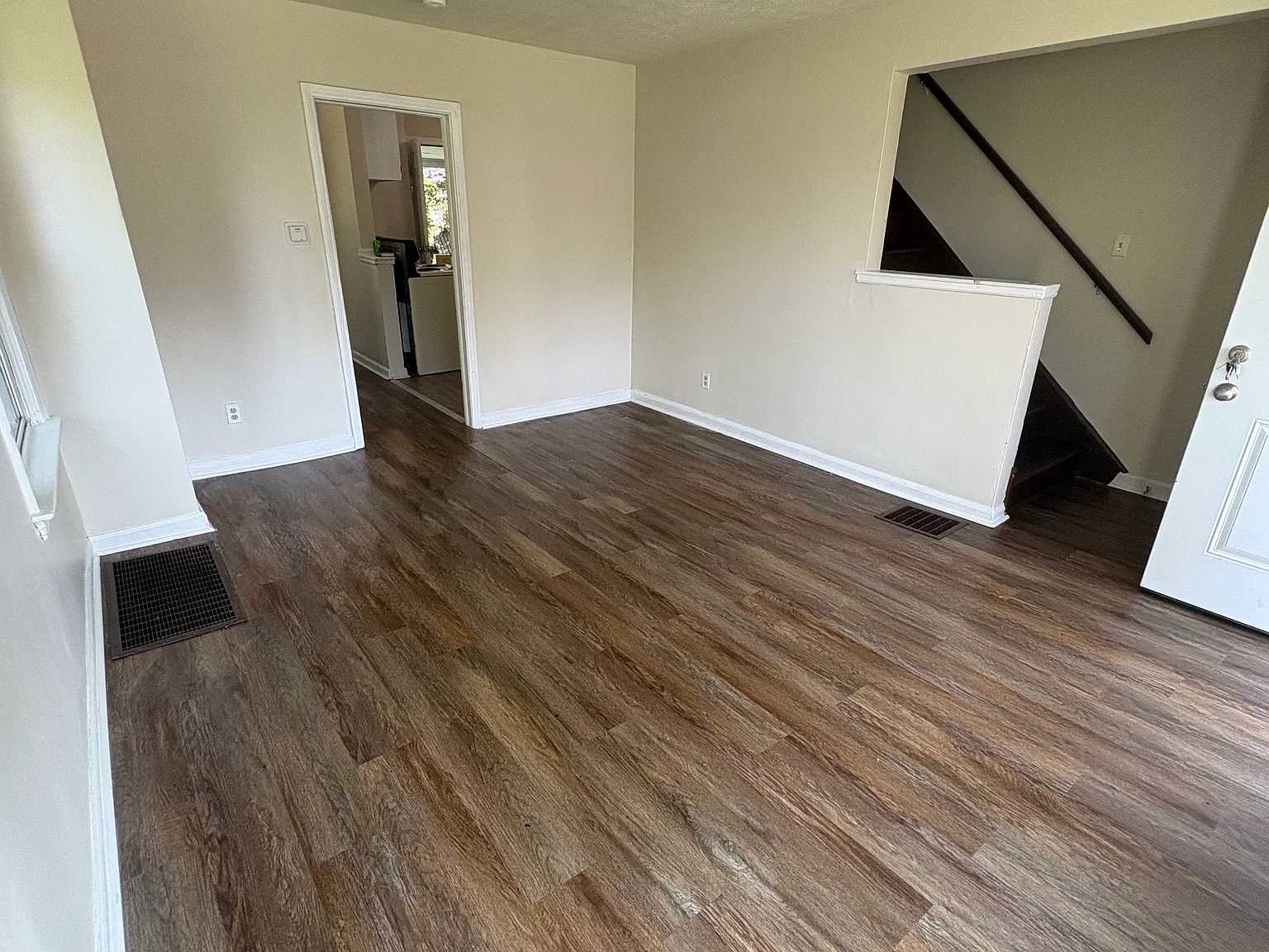 2 bed, 900 sqft, $1,100 — Photo 1
