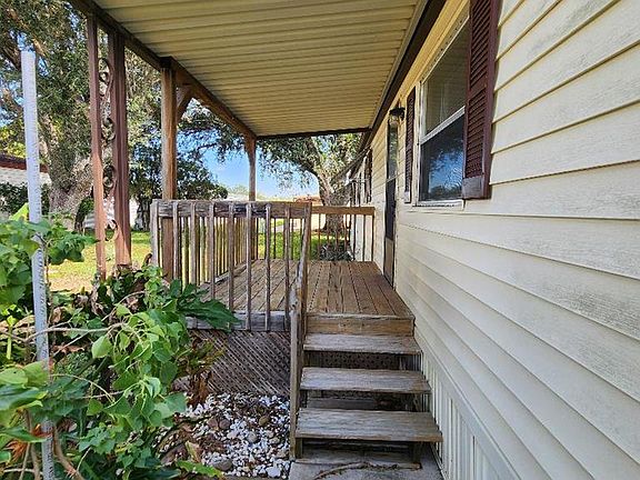 3rd image of 1507 Coco Palm Dr