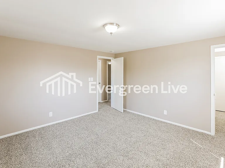 2466 Saturn Dr — Photo 9