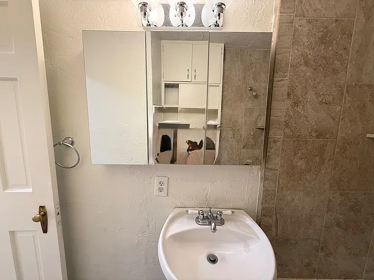 730 S Littler Ave — Photo 17