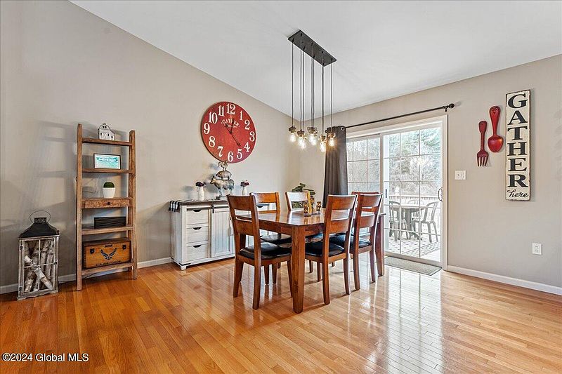 5th image of 5 Meadow Drive